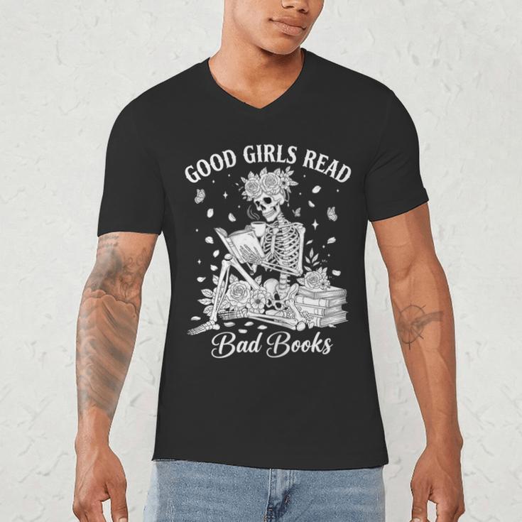 Good Girls Read Bad Books Skeleton Reading Book Halloween Men's V-Neck T-Shirt