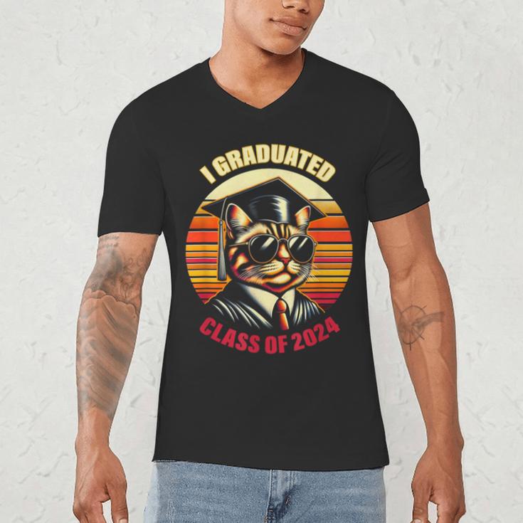 Graduation Day 2024 Graduate For School Degree College Cat Men Women Men's V-Neck T-Shirt
