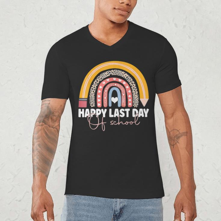 HAPPY LAST OF DAY SCHOOL Rainbow Teacher Student Graduation Men's V-Neck T-Shirt