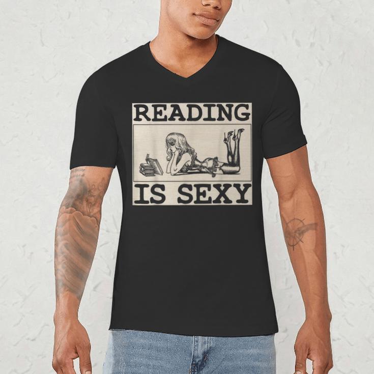 Hot Pin Up Girl Comic Book Vintage Reading Is Sexy Men's V-Neck T-Shirt