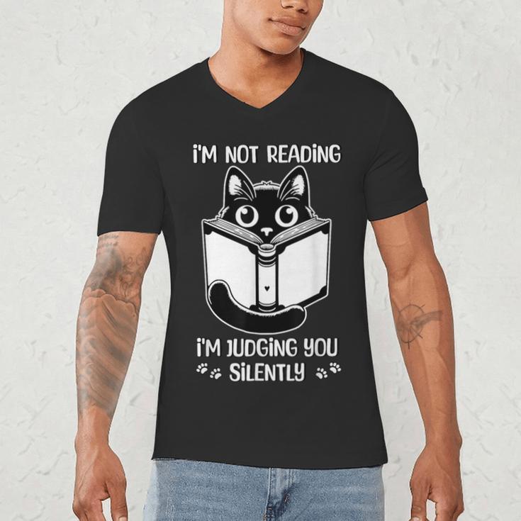 I’m Not Reading I’m Judging You Silently Fun Cat Book Lover Men's V-Neck T-Shirt