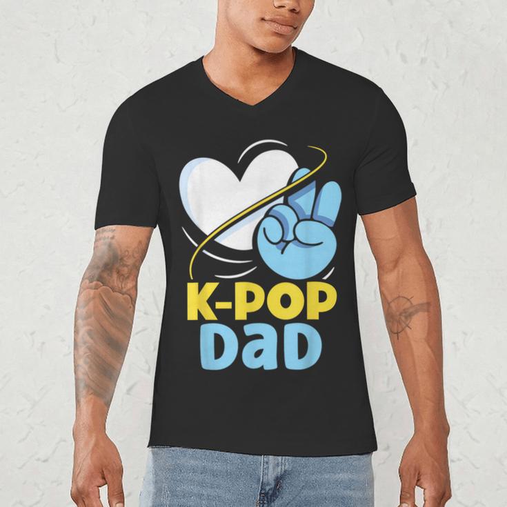 K-POP Dad Korean Lover K-Pop Music Cute Father Daddy Papa Men's V-Neck T-Shirt