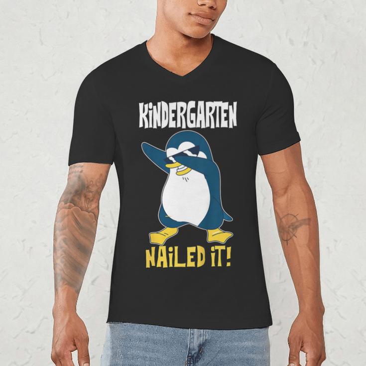 Kids Kindergarten Dabbing Penguin Nailed It Graduation Class 2021 Men's V-Neck T-Shirt