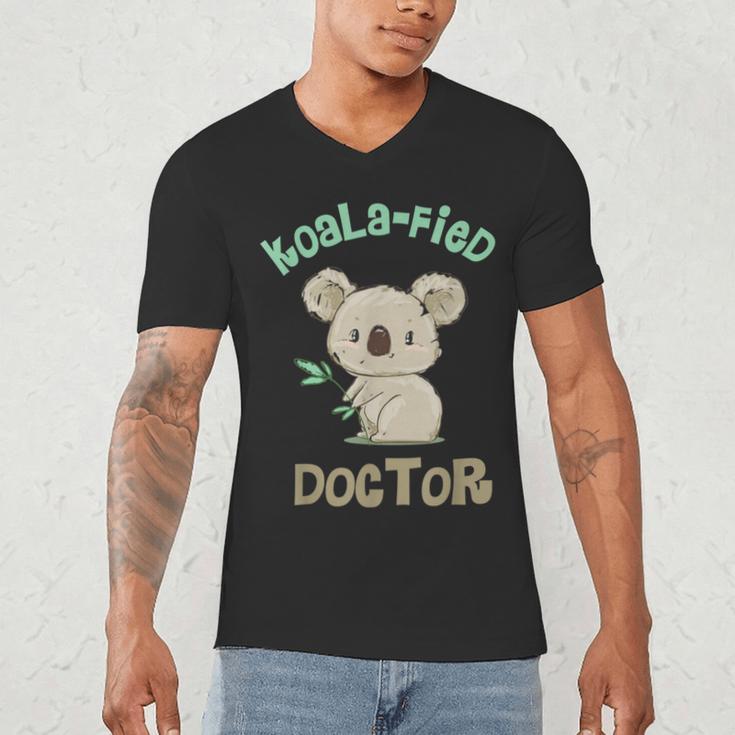 Koala Doctor Shirt Med Student Graduation Idea Men's V-Neck T-Shirt