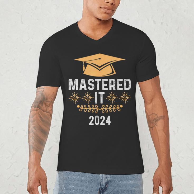 Mastered It 2024 Masters Degree Graduation Graduate Mba Men's V-Neck T-Shirt