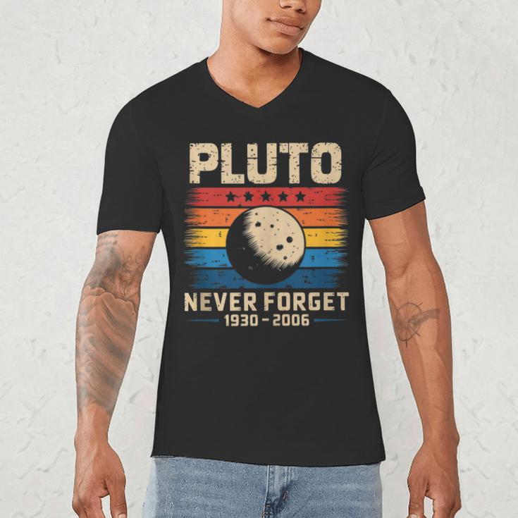 Pluto Never Forget Space Nostalgia Astronomy Humor Men's V-Neck T-Shirt