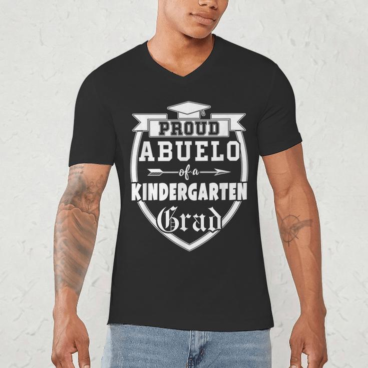 Proud Abuelo Of a Kindergarten Grad Grandpa Graduation Shirt Men's V-Neck T-Shirt