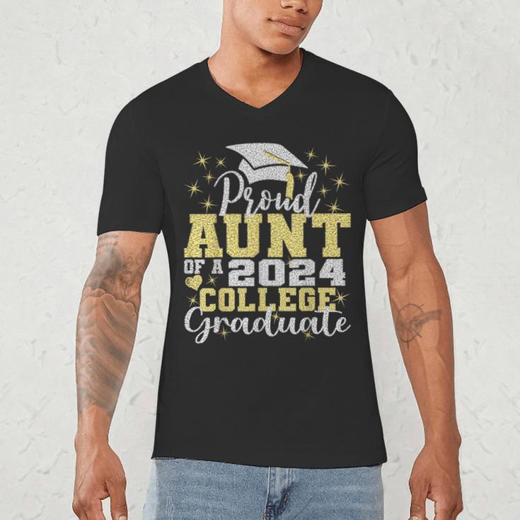 Proud Aunt Of 2024 College Graduate Family 24 Graduation Men's V-Neck T-Shirt