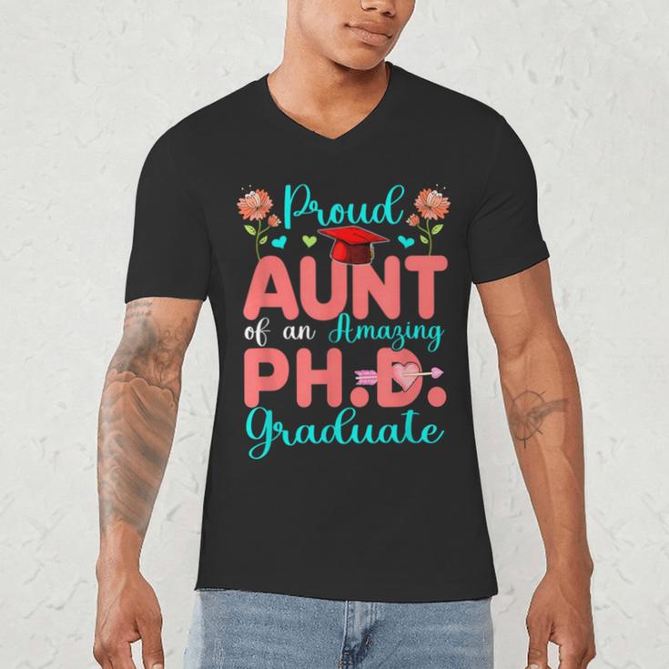 Proud Aunt Of An Amazing PhD Graduate Family Graduation Men's V-Neck T-Shirt