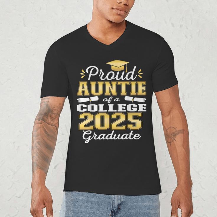 Proud Auntie Of 2025 College Graduate Family 25 Graduation Men's V-Neck T-Shirt
