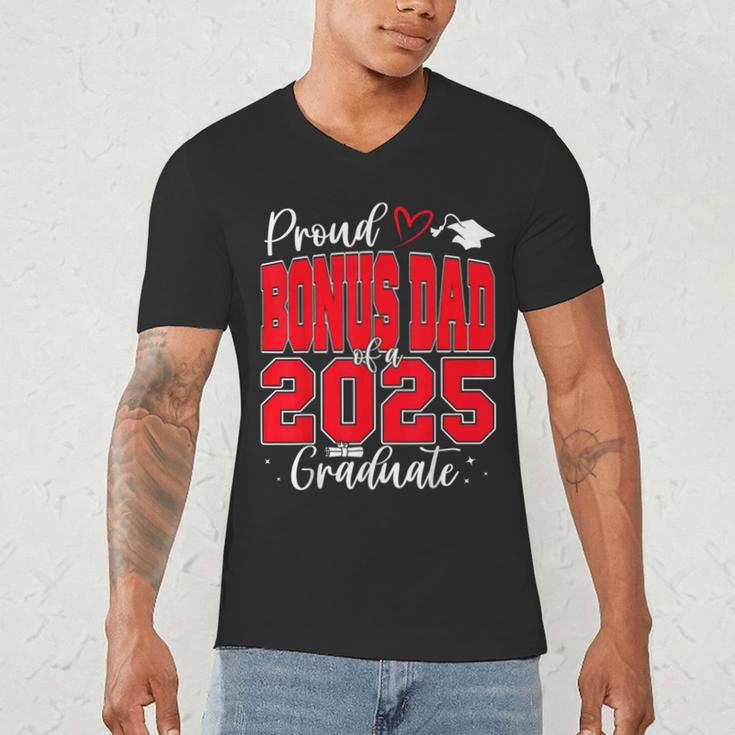 Proud Bonus Dad Of a Class Of 2025 Graduate Graduation Men's V-Neck T-Shirt