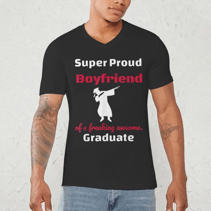 Proud Boyfriend Of 2018 Graduate Dabbing Graduation Men's V-Neck T-Shirt