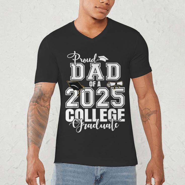 Proud Dad Of A 2025 College Graduate Graduation Men's V-Neck T-Shirt