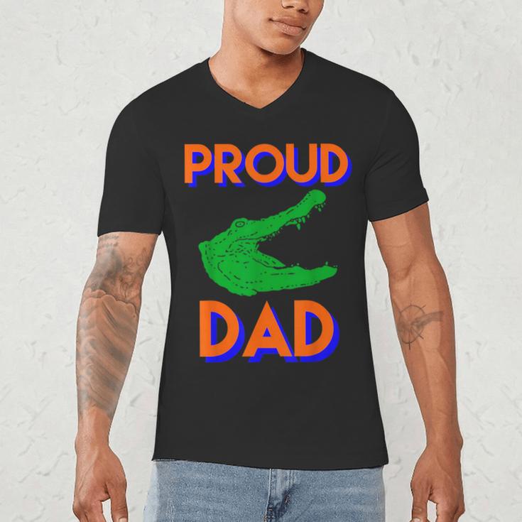 Proud Dad Of A Gator Unique Idea For Fathers Day Men's V-Neck T-Shirt