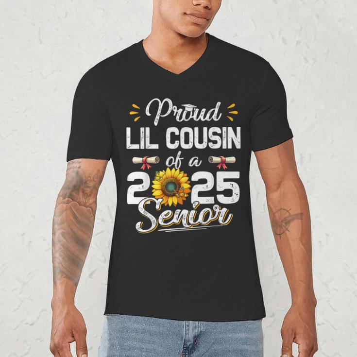 Proud Lil Cousin Of A Class Of 2025 Senior Graduation 2025 Men's V-Neck T-Shirt