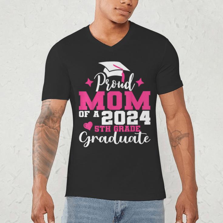 Proud Mom Of 2024 5th Grade Graduate Mother Graduation Men's V-Neck T-Shirt