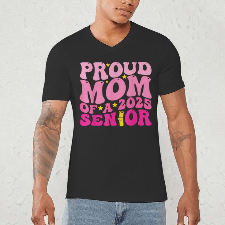 Proud Mom Of a 2025 Graduate Class Senior Graduation Mother Men's V-Neck T-Shirt