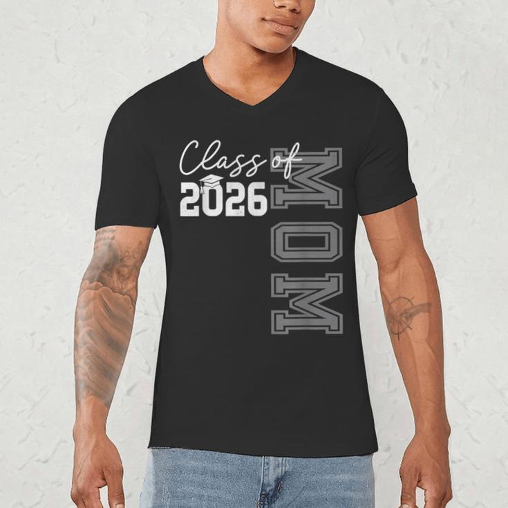 Proud Mom Of A 2026 Graduate Grad Senior Mother Graduation Men's V-Neck T-Shirt
