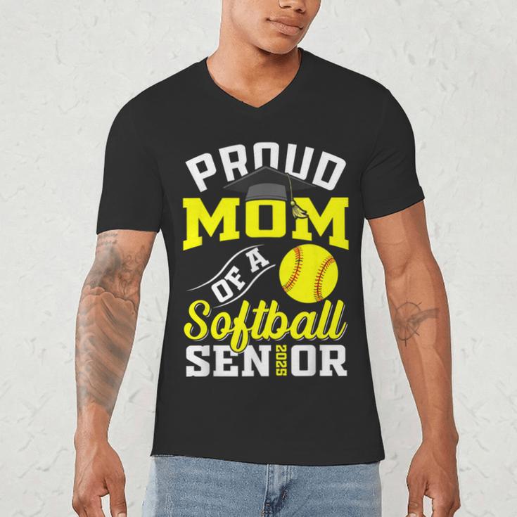 Proud Mom Of a Softball Senior Class Of 2025 Graduation Men's V-Neck T-Shirt
