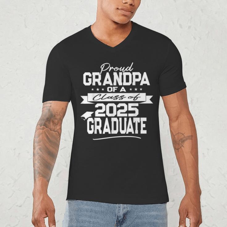 Proud Parent Class Of 2025 Graduate Graduation Ceremony Men's V-Neck T-Shirt