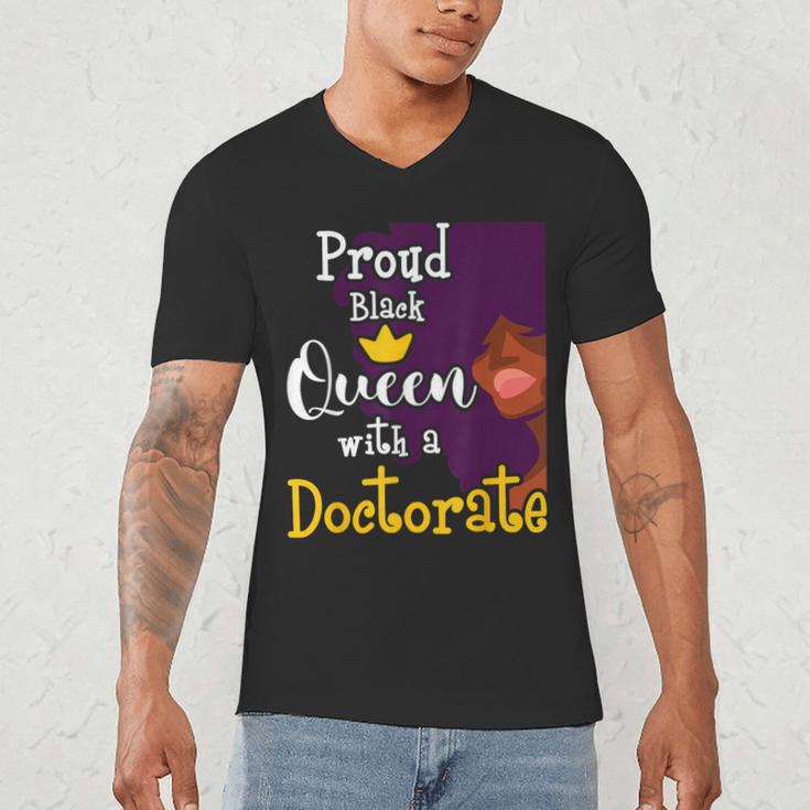 Proud Queen PhD Graduate PhD Graduation Doctorate Men's V-Neck T-Shirt
