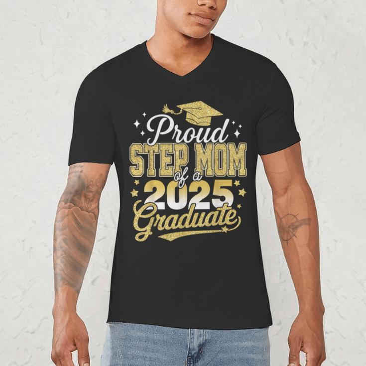 Proud Step Mom Of A Class Of 2025 Graduate Senior Graduation Men's V-Neck T-Shirt
