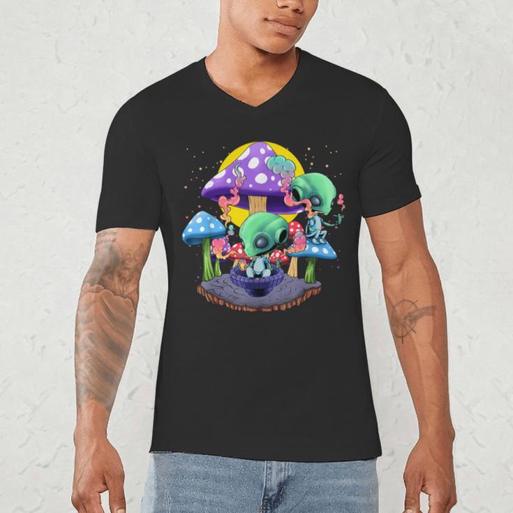 Psychedelic Alien Mushroom Nostalgia Groovy Vibe Hippie Men's V-Neck T-Shirt