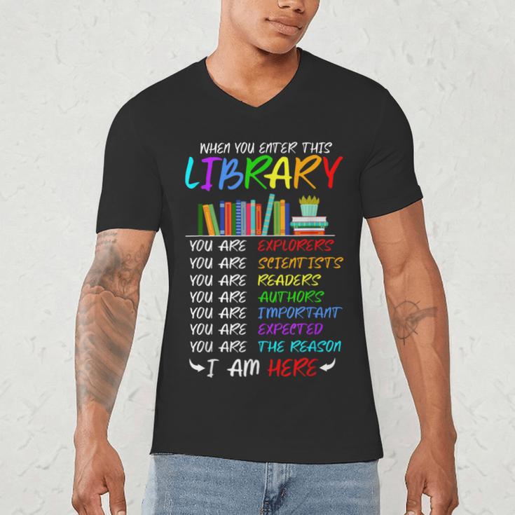 Retro Librarian Book Reader Library Book Reading Men's V-Neck T-Shirt