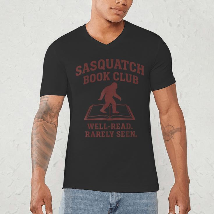 Sasquatch Book Club Bigfoot Reading Cryptid Vintage Men's V-Neck T-Shirt Sasquatch Book Club Bigfoot Reading Cryptid Vintage Men's V-Neck T-Shirt