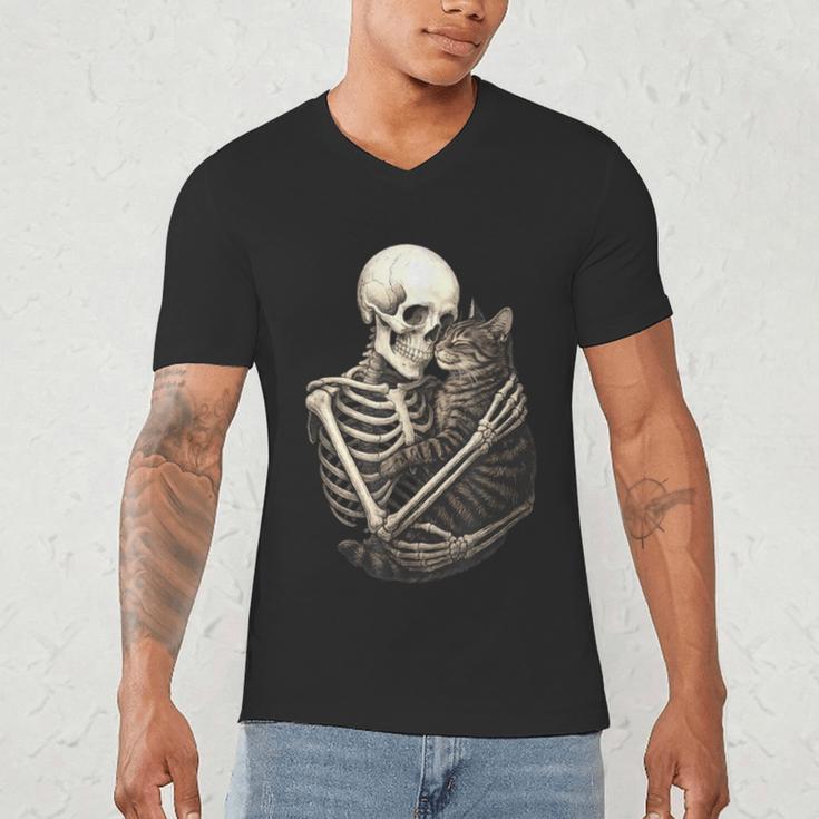 Skeleton Hugging Cat Halloween Cat Lover Cat Mom Dad Men's V-Neck T-Shirt