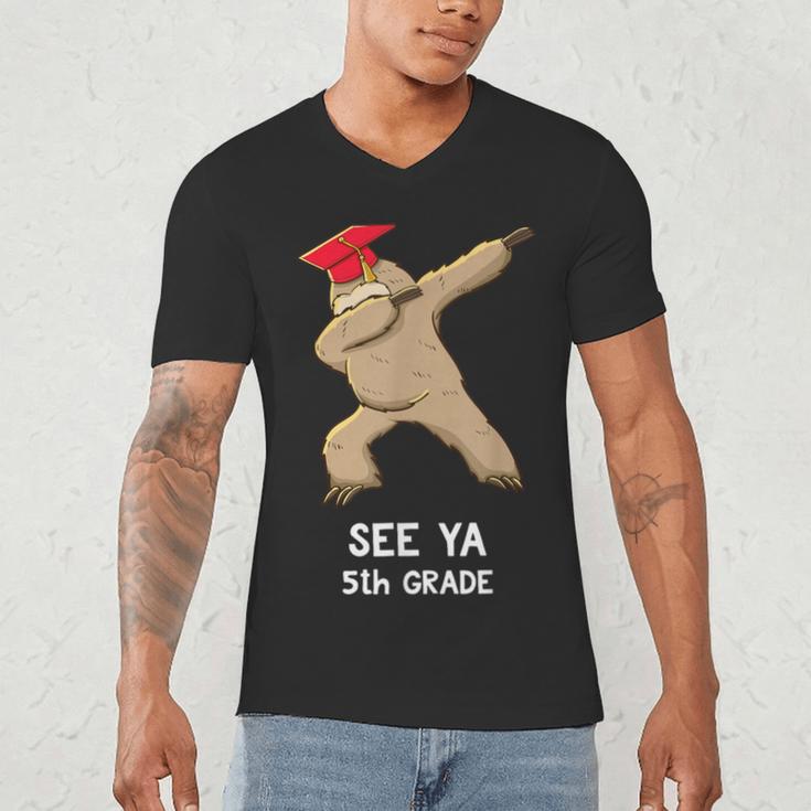 Sloth Dabbing 5th Grade Graduation Shirt Fifth Grade Grad Men's V-Neck T-Shirt