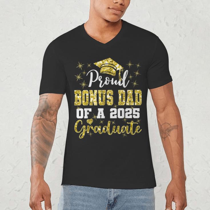 Super Proud Bonus Dad Of 2025 Graduate Graduation Family Men's V-Neck T-Shirt