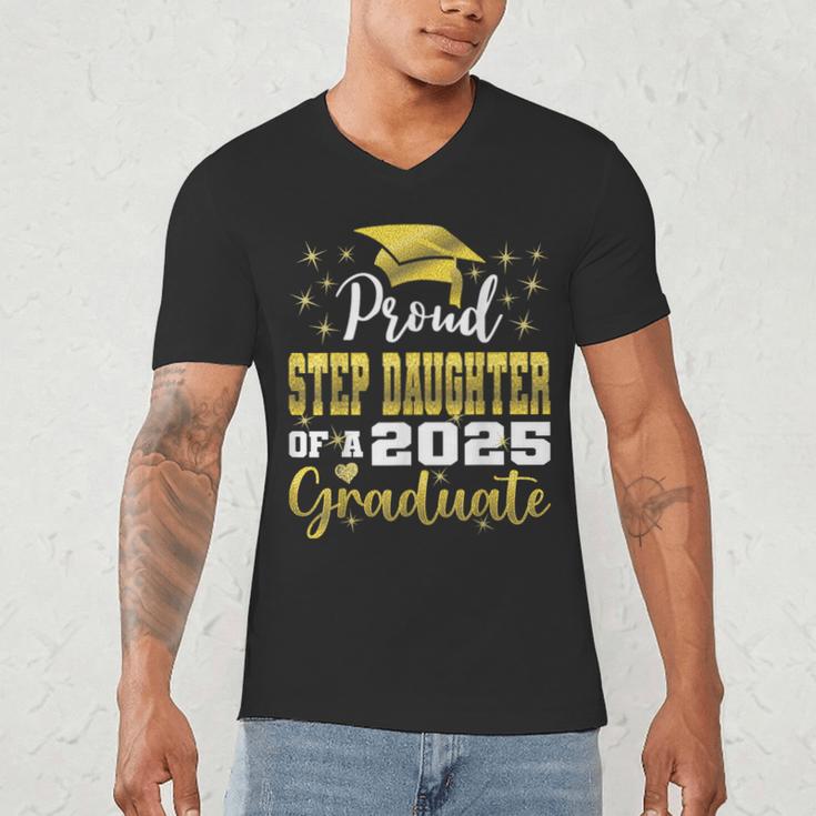 Super Proud Step Daughter Of 2025 Graduate Graduation Family Men's V-Neck T-Shirt