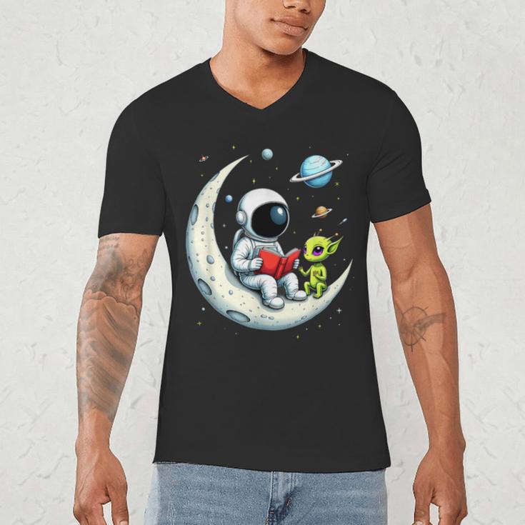 UFO Alien Astronaut Reading Book In Space Men's V-Neck T-Shirt UFO Alien Astronaut Reading Book In Space Men's V-Neck T-Shirt