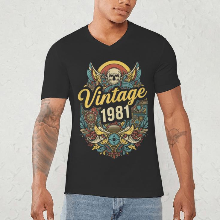 Vintage 1981 Retro Badge Nostalgia Eighties Compass Skull Men's V-Neck T-Shirt