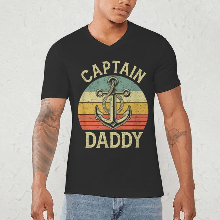 Vintage Captain Daddy Boat Pontoon Dad Fishing Sailor Anchor Men's V-Neck T-Shirt