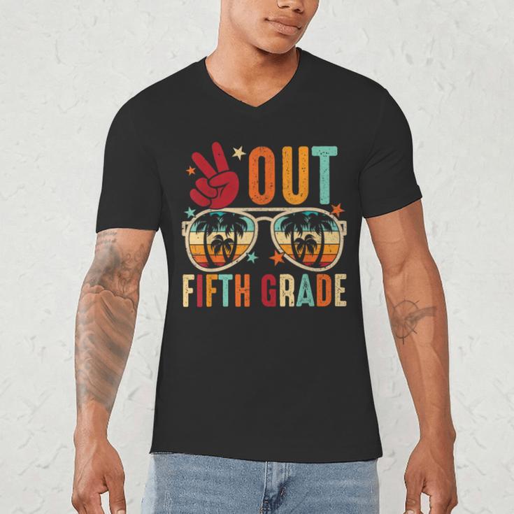 Vintage Peace Out 5th Grade Graduation Last Day Of School Men's V-Neck T-Shirt