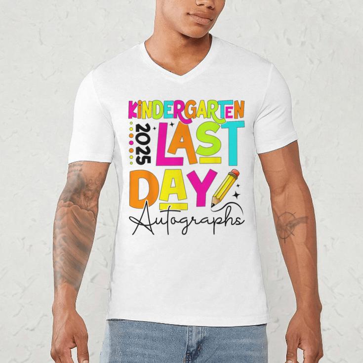 2025 Last Day Of School Autograph Kindergarten Graduation Men's V-Neck T-Shirt