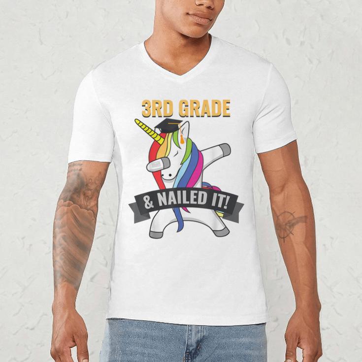 3RD GRADE NAILED IT UNICORN DABBING GRADUATION T-SHIRT Men's V-Neck T-Shirt