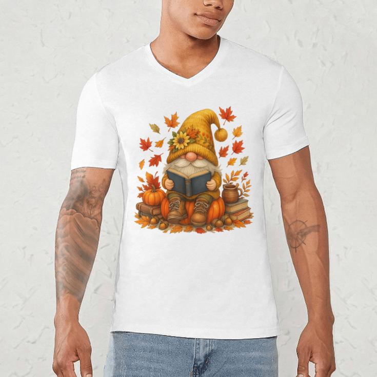 Cute Autumn Gnome Reading Pumpkin Book Lover Men's V-Neck T-Shirt Cute Autumn Gnome Reading Pumpkin Book Lover Men's V-Neck T-Shirt
