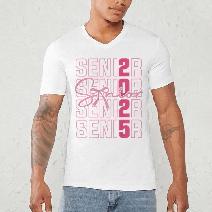 Cute Girls Women Class 2025 Graduation Senior Coquette Bow Men's V-Neck T-Shirt