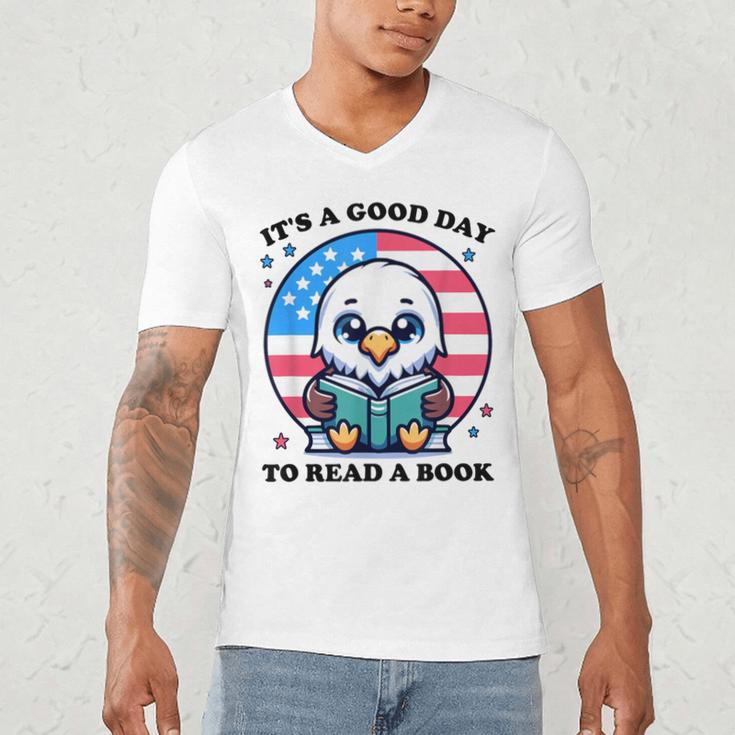 A Good Day To Read a Book Reading Eagle With American Flag Men's V-Neck T-Shirt