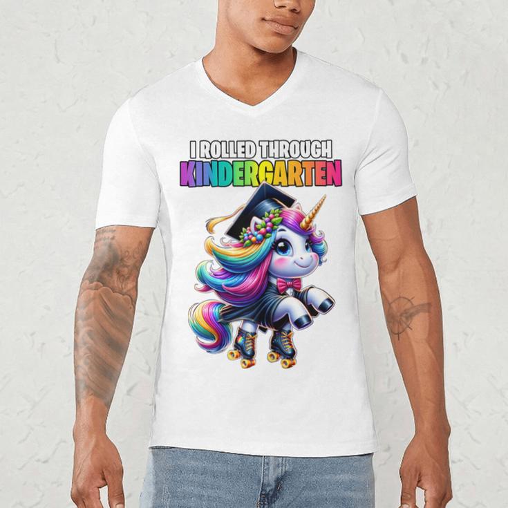 Graduation Kindergarten Unicorn Roller Skate Girls Grad Men's V-Neck T-Shirt