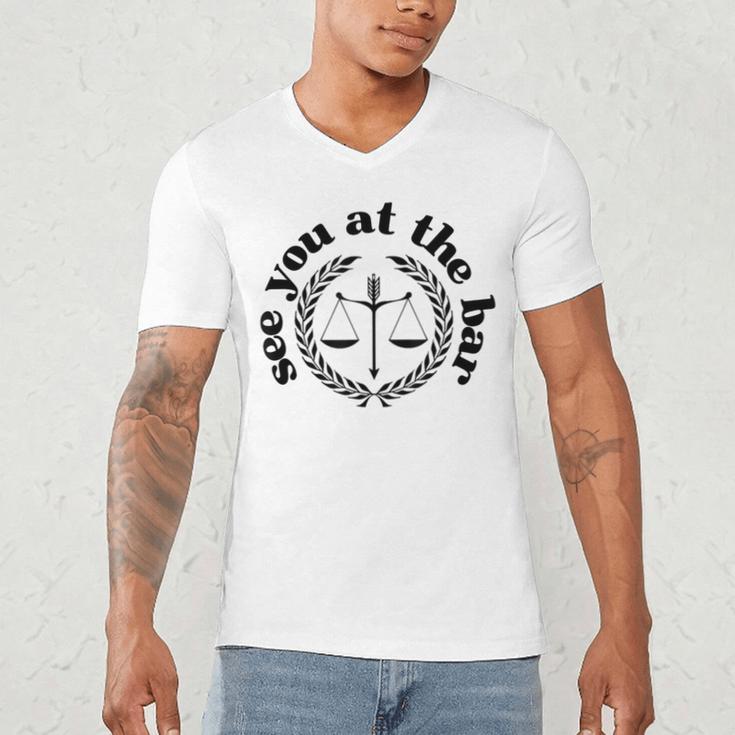 Law School Student Shirt Law School Graduation 2022 Men's V-Neck T-Shirt