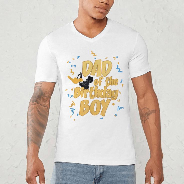 Looney Tunes Birthday Daffy Duck Dad Of The Birthday Boy Men's V-Neck T-Shirt