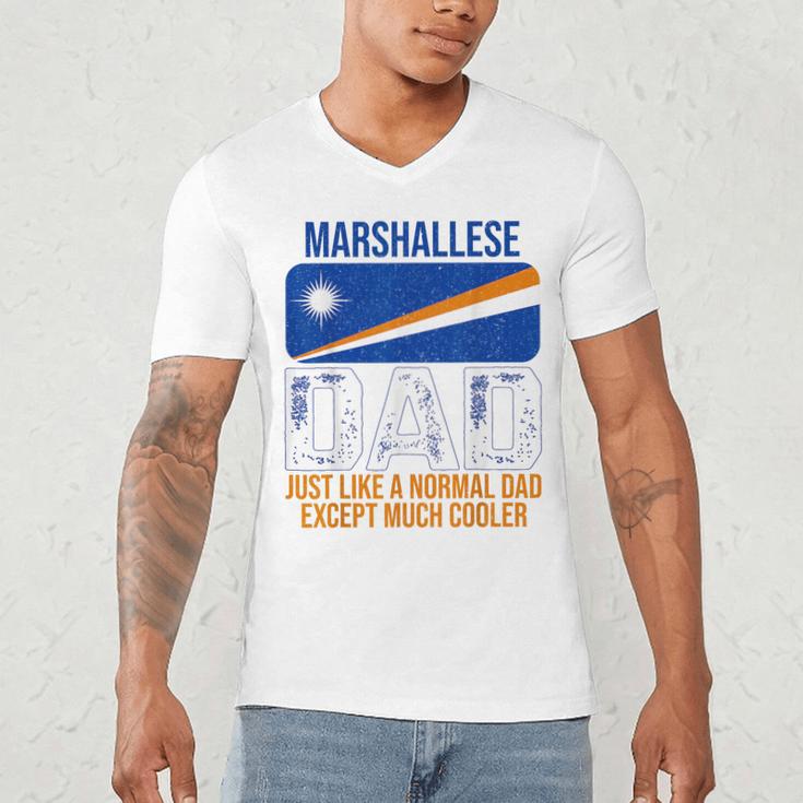 Marshallese Dad Marshall Islands Flag For Father's Day Men's V-Neck T-Shirt