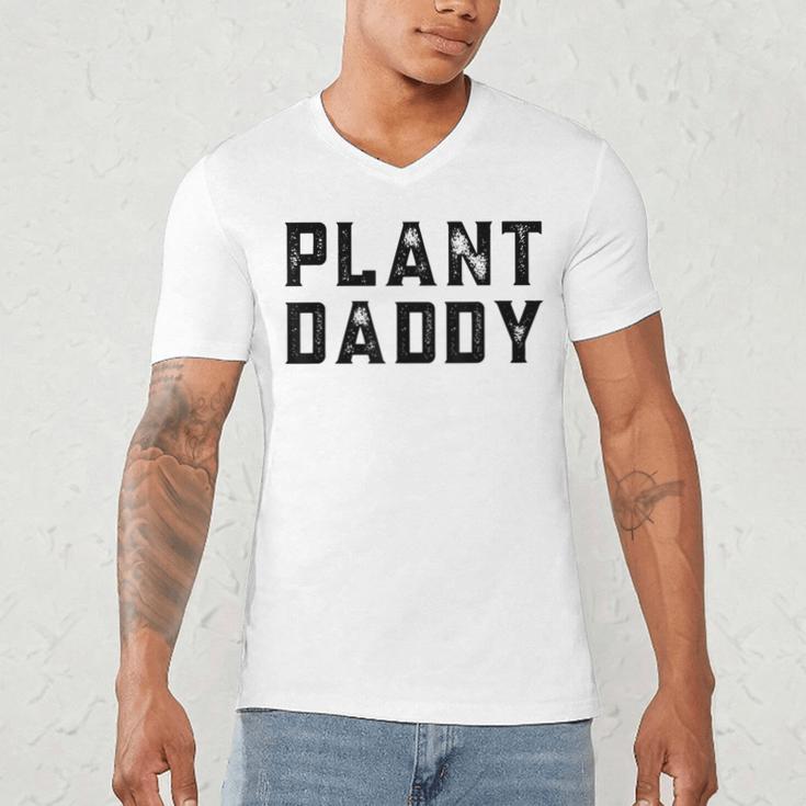 Plant Daddy Dad Gardener Fathers Day Gardening Vintage Men's V-Neck T-Shirt