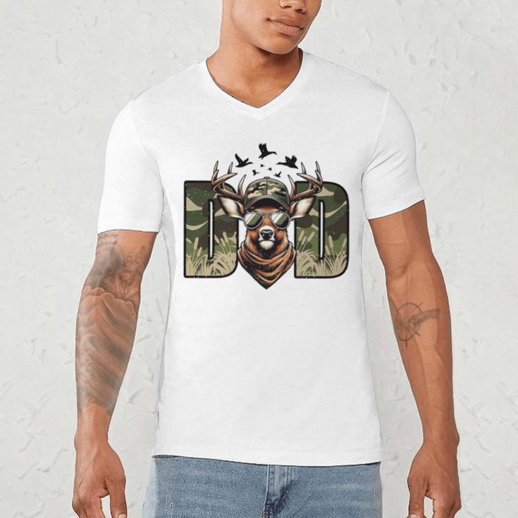 Retro Camo Dad Hunting Camouflage Deer Matching Men's V-Neck T-Shirt