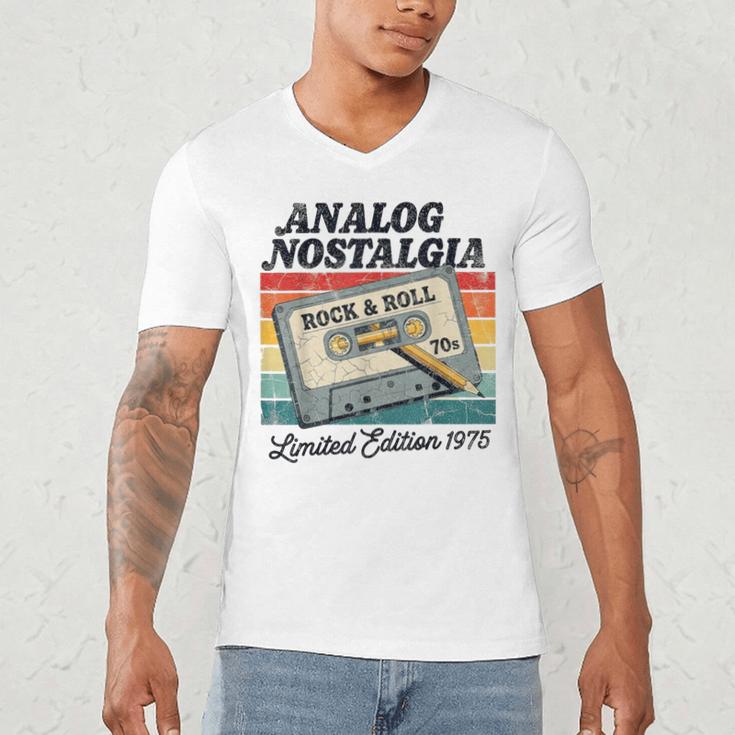 Retro Cassette Case 70s Vintage Music Analog Nostalgia Men's V-Neck T-Shirt