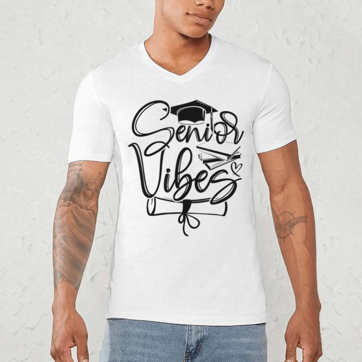 That Says Senior Vibes Graduation Diploma School Spirit Men's V-Neck T-Shirt